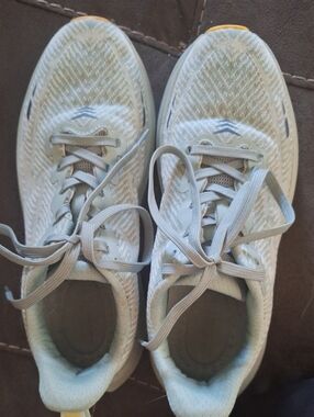 HawkWell Women's Light Blue Athletic Sneakers. Size 9